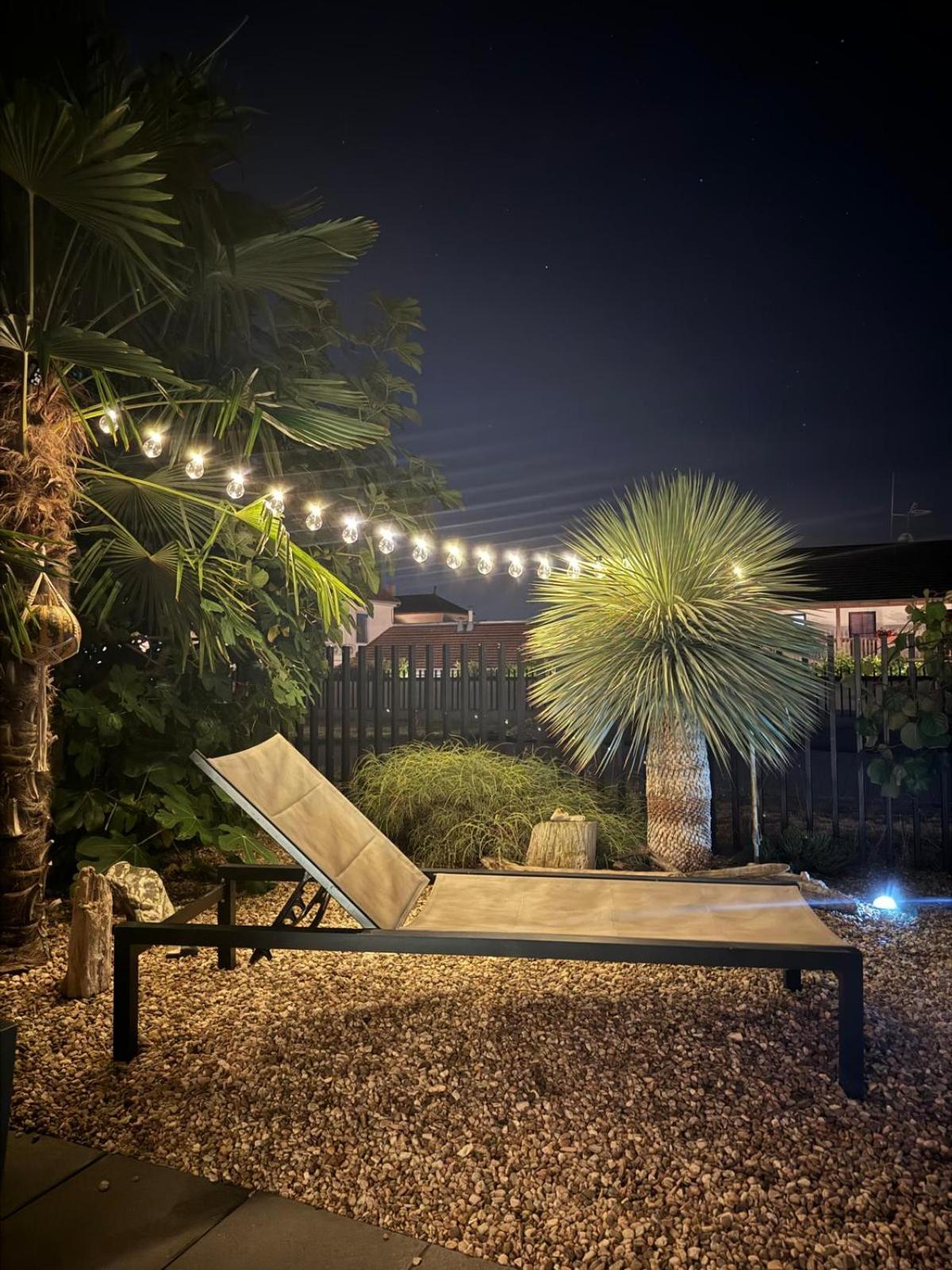 Palm Garden 2 *